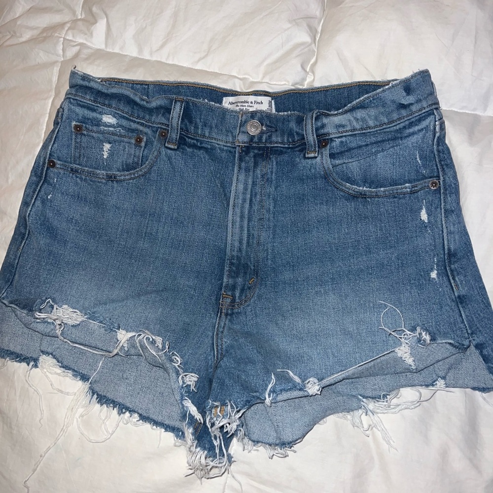 Abercrombie High Rise Mom Short size 30
